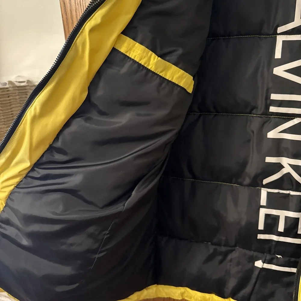 Calvin Klein Yellow Puffer Jacket Size Med Quilted Insulated Lightweight CK Logo
